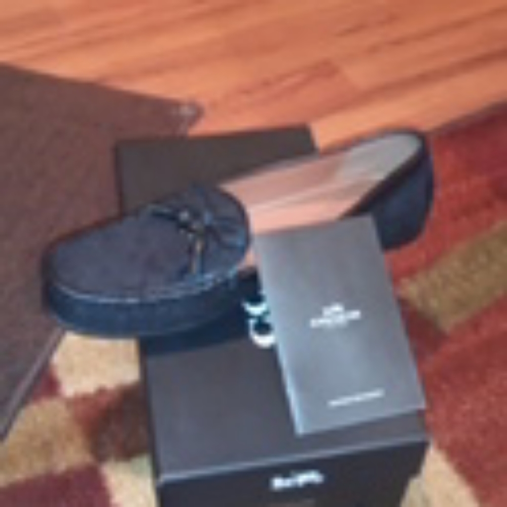 Shoes - Picture 2 of 3